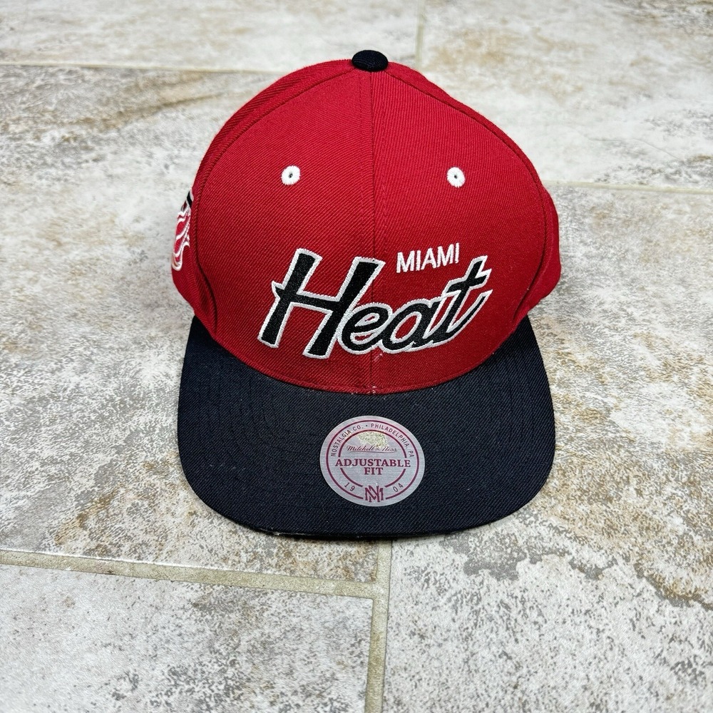 Mitchell &‎ Ness Miami Heat Red & Black NBA Vintage Snapback Hat Cap